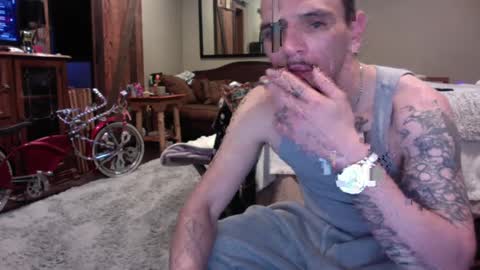 Snapshot of superd512 chatting on December 23, 2024, 10:01 pm Guero Cash online show from December 23, 2024, 10:01 pm