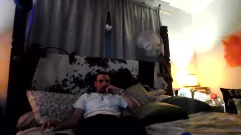 Snapshot of superd512 chatting on December 30, 2024, 9:16 am Guero Cash online show from December 30, 2024, 9:16 am