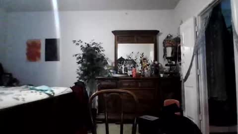 Snapshot of superd512 chatting on December 31, 2024, 11:39 pm Guero Cash online show from December 31, 2024, 11:39 pm