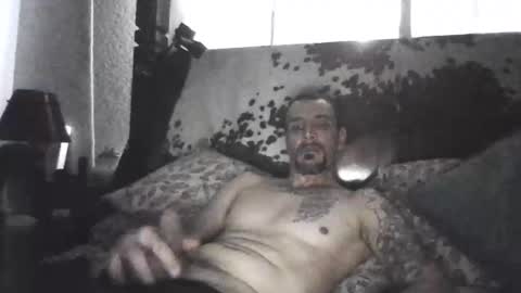 Snapshot of superd512 chatting on January 5, 2025, 9:47 pm Guero Cash online show from January 5, 2025, 9:47 pm