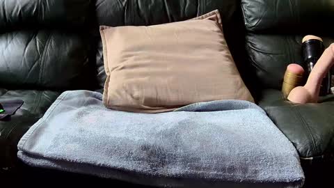 Thomas online show from February 2, 2025, 7:46 pm