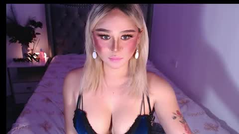 Snapshot of superh0tangelxx chatting on January 24, 2025, 1:56 am CARMINA online show from January 24, 2025, 1:56 am