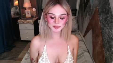 Snapshot of superh0tangelxx chatting on June 19, 2026, 3:00 am CARMINA online show from June 19, 2026, 3:00 am
