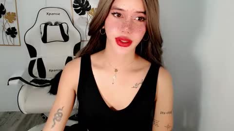 Snapshot of superhotbabe1 chatting on February 26, 2026, 2:21 am Erica Help me to reach my goal Superhotbabe1 online show from February 26, 2026, 2:21 am