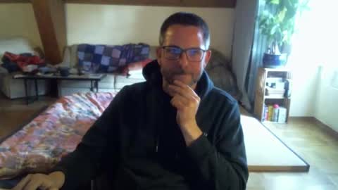 supersquirrel81 online show from April 1, 2026, 4:04 pm