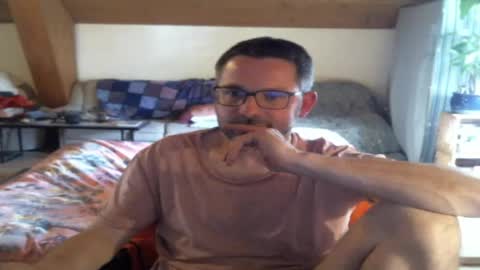 Snapshot of supersquirrel81 chatting on May 8, 2026, 4:01 pm supersquirrel81 online show from May 8, 2026, 4:01 pm