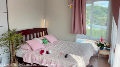 Snapshot of supremeraven chatting on December 23, 2024, 8:22 am Raven - Ravie online show from December 23, 2024, 8:22 am