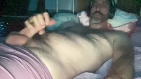 SurfGuy82 online show from September 10, 2025, 4:23 am