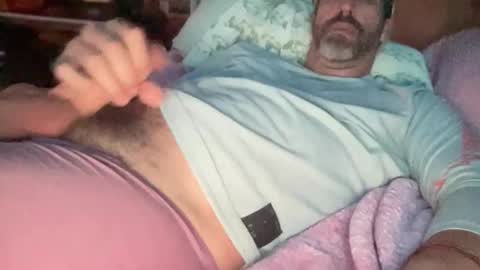 SurfGuy82 online show from October 17, 2025, 4:37 am