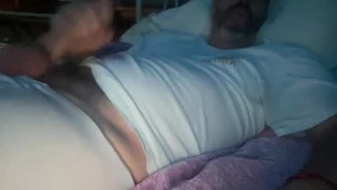 SurfGuy82 online show from November 5, 2025, 4:45 am