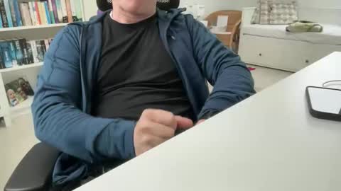 surfstar81 online show from November 28, 2025, 9:23 am