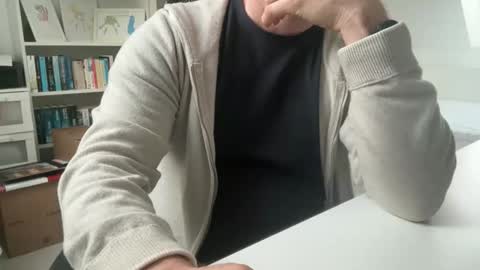 surfstar81 online show from December 18, 2025, 8:53 am