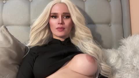 Snapshot of surprisecockmia chatting on January 10, 2025, 7:57 am Mia online show from January 10, 2025, 7:57 am