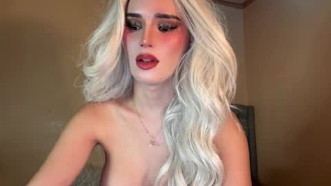 Snapshot of surprisecockmia chatting on February 18, 2025, 1:32 am Mia online show from February 18, 2025, 1:32 am