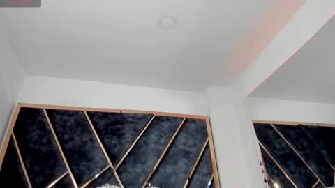 susanahenao online show from December 1, 2025, 7:08 pm