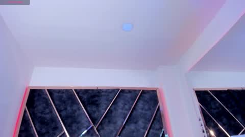 susanahenao online show from April 16, 2026, 6:19 pm