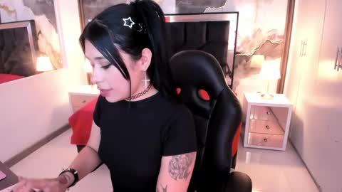 susanvilla online show from May 20, 2026, 7:42 pm