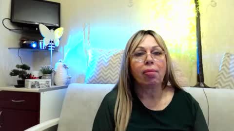 SusiexNoreen online show from April 17, 2026, 3:09 am