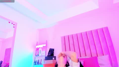 Sussan Nicole  online show from February 6, 2025, 3:20 pm