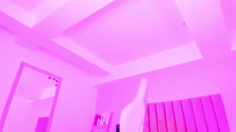 Sussan Nicole  online show from November 5, 2025, 12:16 pm