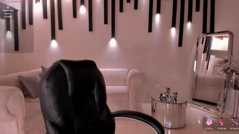 Snapshot of sussanelliot chatting on September 16, 2025, 9:54 am Sussan online show from September 16, 2025, 9:54 am