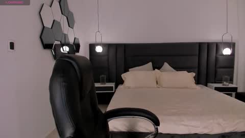 Snapshot of sussanelliot chatting on October 22, 2025, 9:53 am Sussan online show from October 22, 2025, 9:53 am