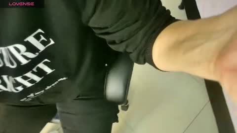 Snapshot of sussy__stone chatting on December 31, 2024, 12:15 pm online show from December 31, 2024, 12:15 pm