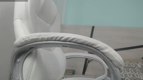 sussy leon online show from February 20, 2025, 3:19 pm