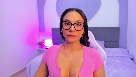 sussy_sweet4u online show from June 21, 2026, 10:07 am