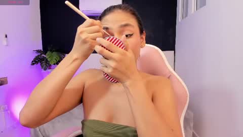 sussy_sweet4u online show from June 26, 2026, 11:03 am