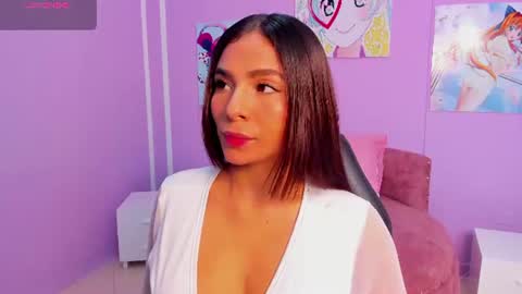 sussy_sweet4u online show from July 17, 2026, 9:49 am