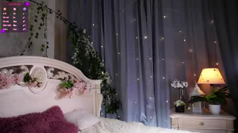 Mel online show from July 28, 2026, 8:52 pm