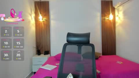 S U S Y online show from October 18, 2025, 11:33 am