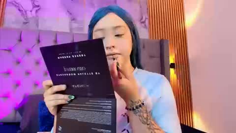 suxan_white online show from March 25, 2026, 1:06 pm