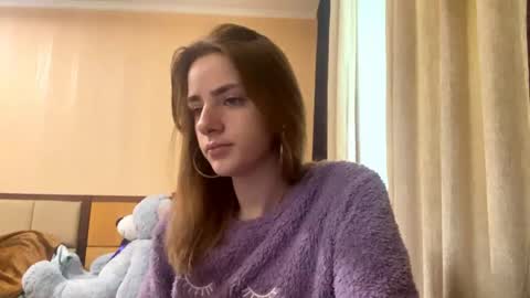 Emila online show from May 1, 2026, 6:51 am