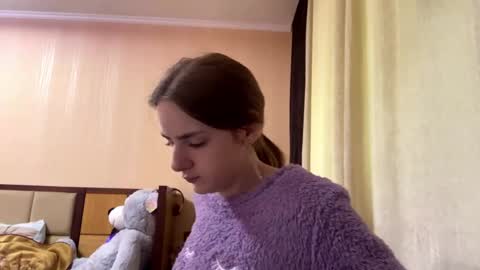 Emila online show from May 16, 2026, 7:27 am