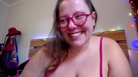 suzie stardust online show from February 16, 2026, 12:29 am