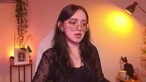 Snapshot of suzumi_ chatting on October 22, 2025, 4:57 am Jadde online show from October 22, 2025, 4:57 am