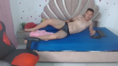 Snapshot of sven_fox723 chatting on March 15, 2026, 12:44 pm Sven online show from March 15, 2026, 12:44 pm