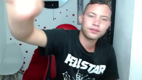 Snapshot of sven_fox723 chatting on March 30, 2026, 12:06 pm Sven online show from March 30, 2026, 12:06 pm