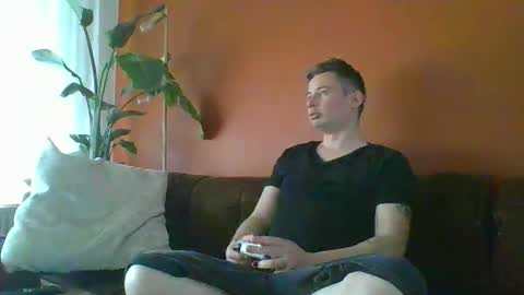 sventwinkboy online show from April 17, 2026, 4:54 pm