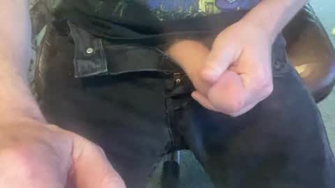 Snapshot of svscruz831 chatting on January 6, 2025, 6:31 pm VersDad55 online show from January 6, 2025, 6:31 pm