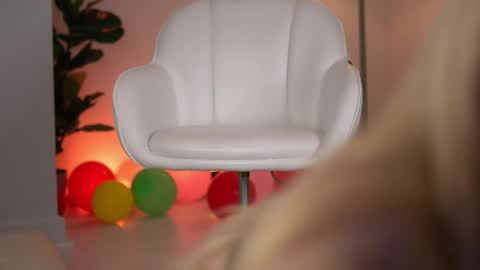 SweetLuna online show from May 28, 2026, 3:04 am