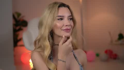 SweetLuna online show from July 6, 2026, 3:03 am