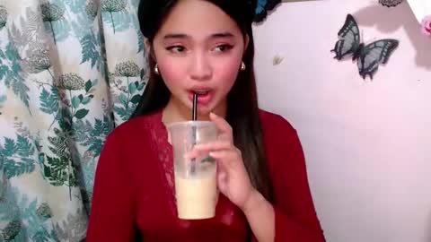 Snapshot of swallow_cummersx chatting on May 4, 2026, 8:54 am Jasmine online show from May 4, 2026, 8:54 am