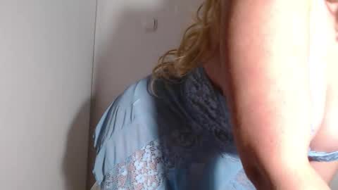 sweat_mia online show from October 17, 2025, 11:13 am