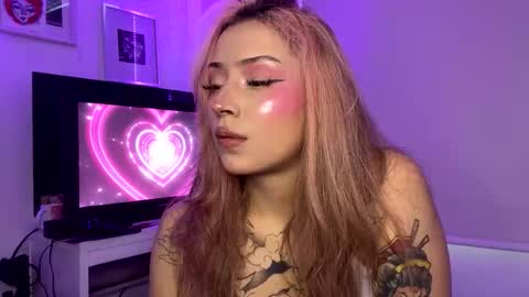 Valeria online show from April 16, 2026, 7:47 pm