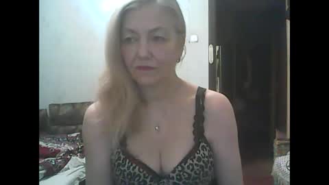 sweet4blonde67 online show from January 8, 2025, 7:13 am