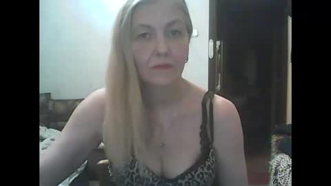 sweet4blonde67 online show from January 29, 2025, 5:56 pm