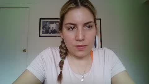 Sweet  alana online show from September 17, 2025, 6:42 pm